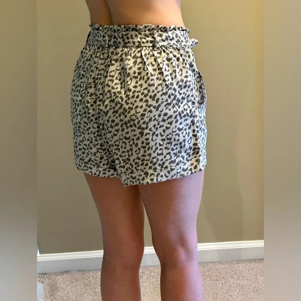 Aerie Gray Leopard Print Shorts - Picture 6 of 12